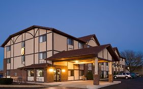 Super 8 Hotel Woodstock Il